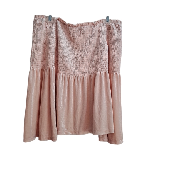 VENUS Tops - Venus Pink Smocked Off The Shoulder Velvet Like Bell Sleeve Top Small